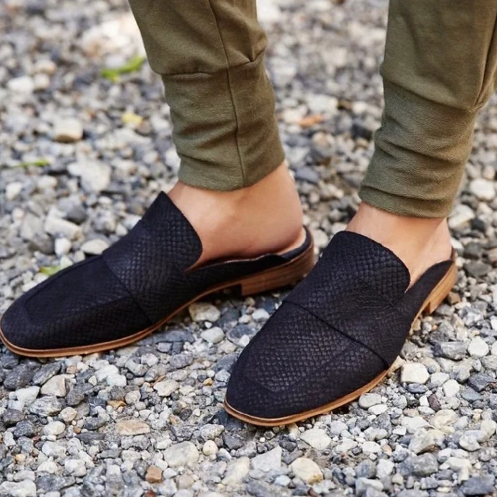 Free People Women's At Ease Snakeskin Mules Black like NEW Size 37